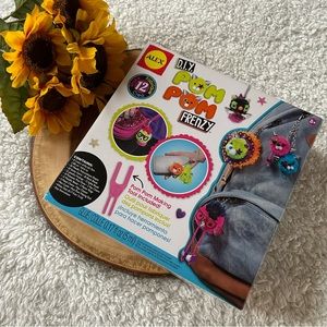 Alex Toys Craft DIY Pom Pom Frenzy Kit New in Box Incomplete